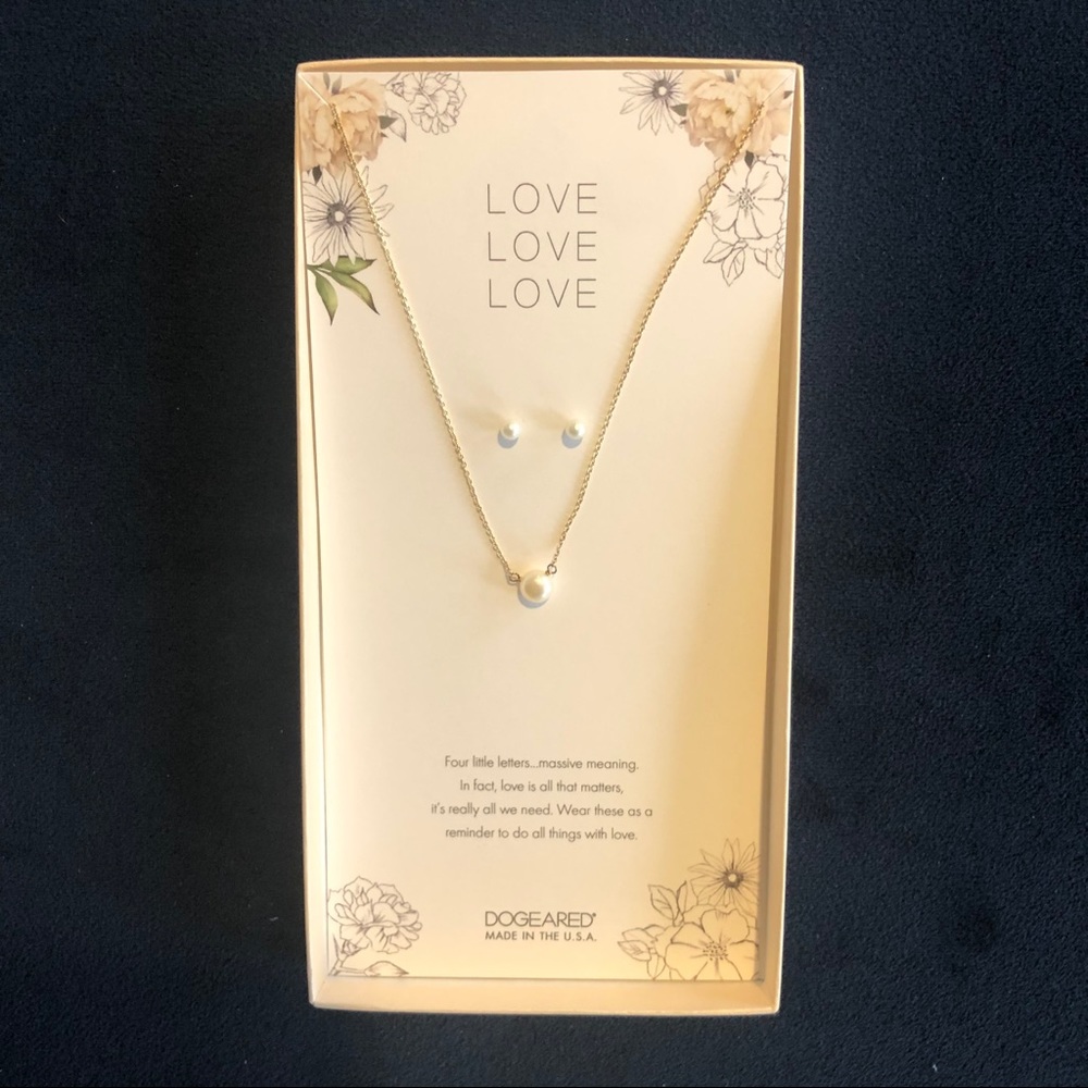 Dogeared Pearl Necklace & Earring Set